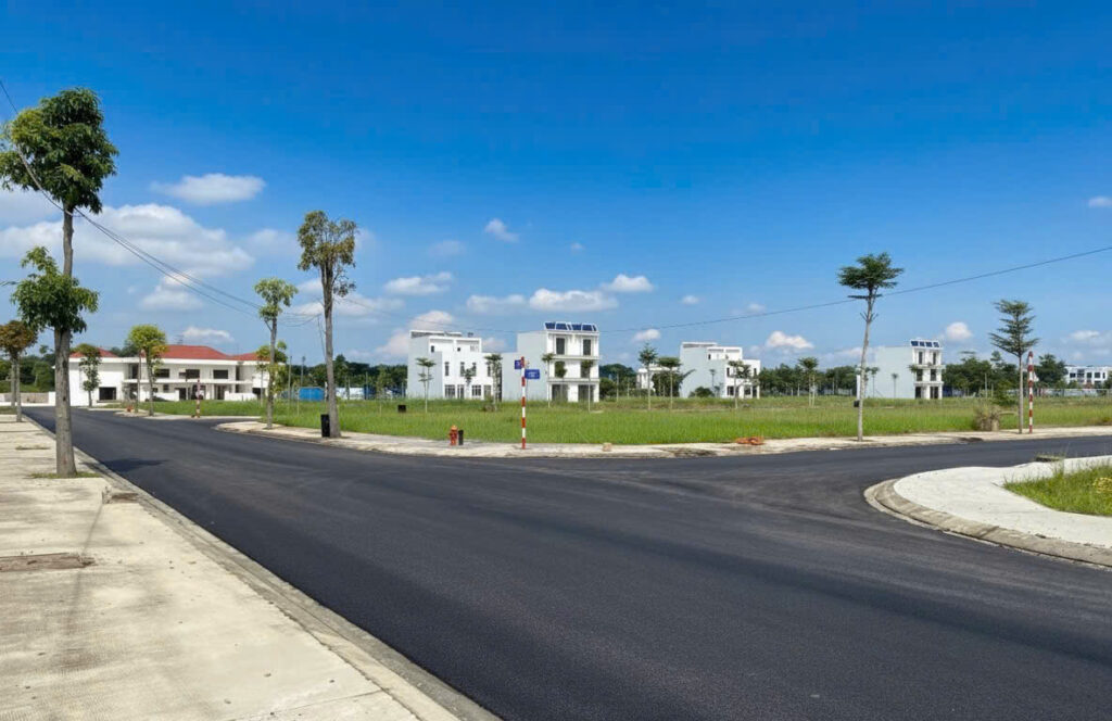 Hạ tầng hoàn thiện, các tiện ích như trường học, trung tâm y tế, phố ẩm thực... sắp được đưa vào hoạt động