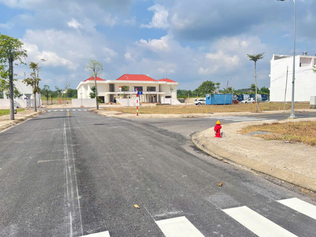 Hạ tầng hoàn thiện, các tiện ích như trường học, trung tâm y tế, phố ẩm thực... sắp được đưa vào hoạt động