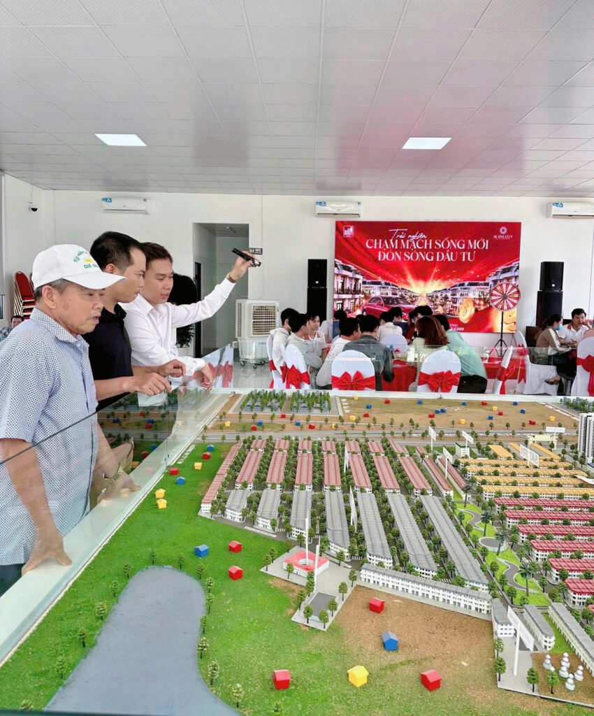 Hỗ trợ xe riêng đưa đón cô chú & anh chị đi xem dự án cuối tuần