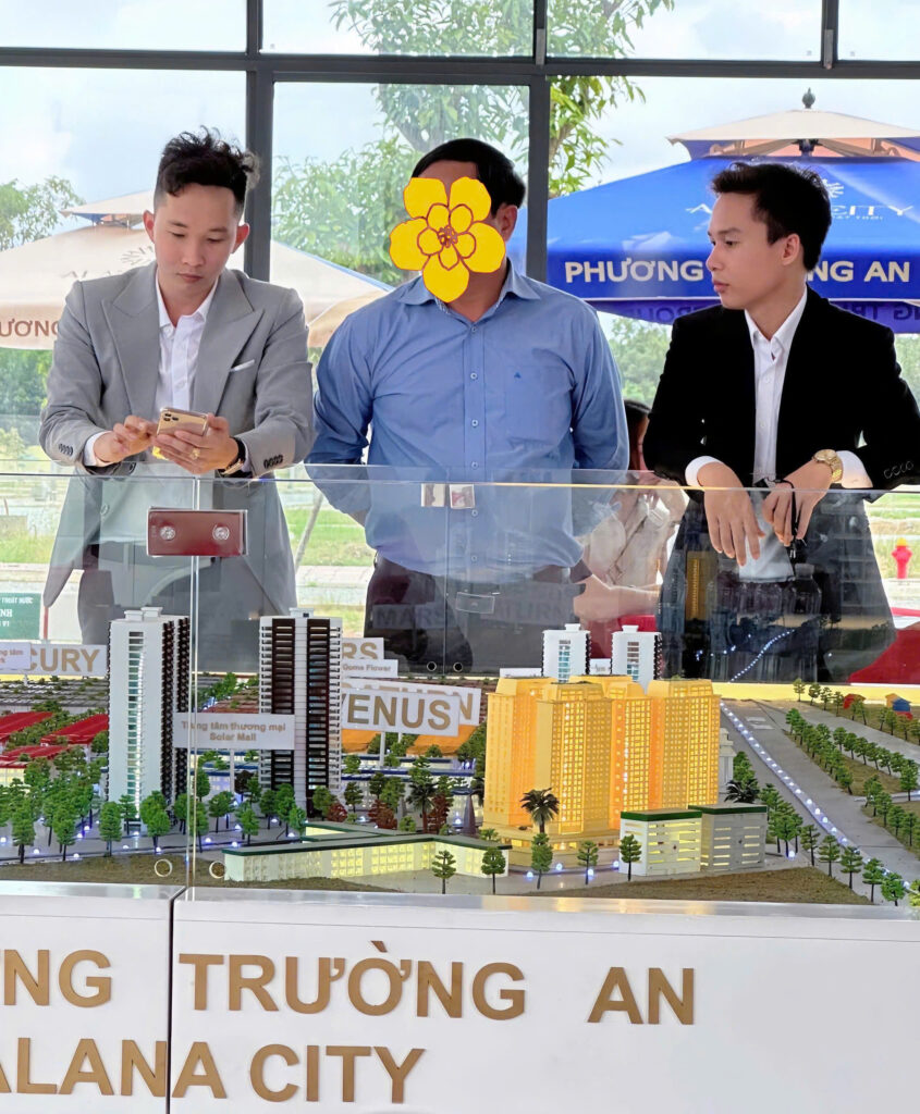 Sa bàn dự án tại Khu đô thị Alana City